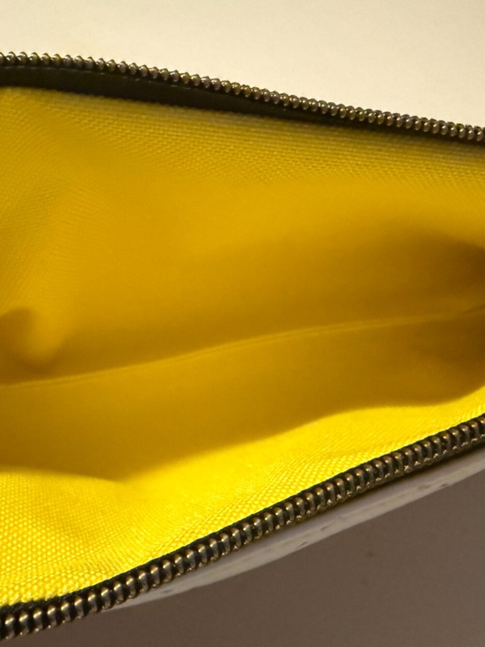 Hello Kitty patterned cosmetic/pencil case - Picture 3 of 4